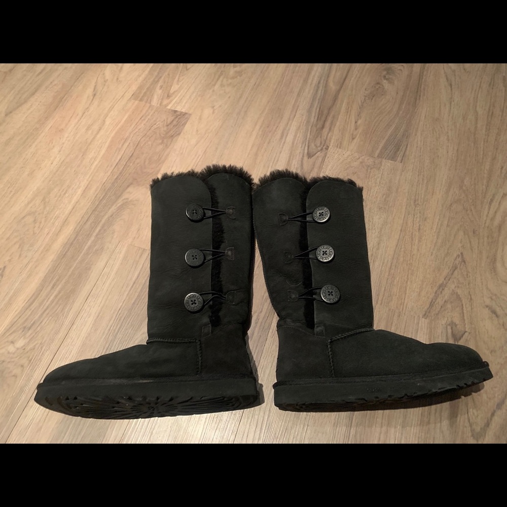 Ugg Boot with Buttons